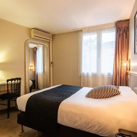 فندق De France 3*